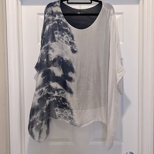 Beautiful 100% silk women’s formal top.